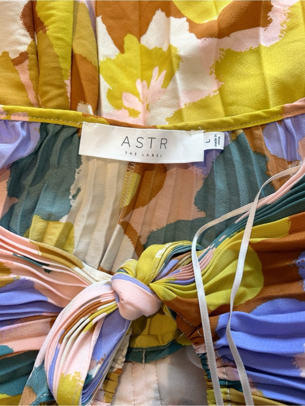 Astr the label Blythe Floral Plisse Midi Dress - Picture 5 of 8